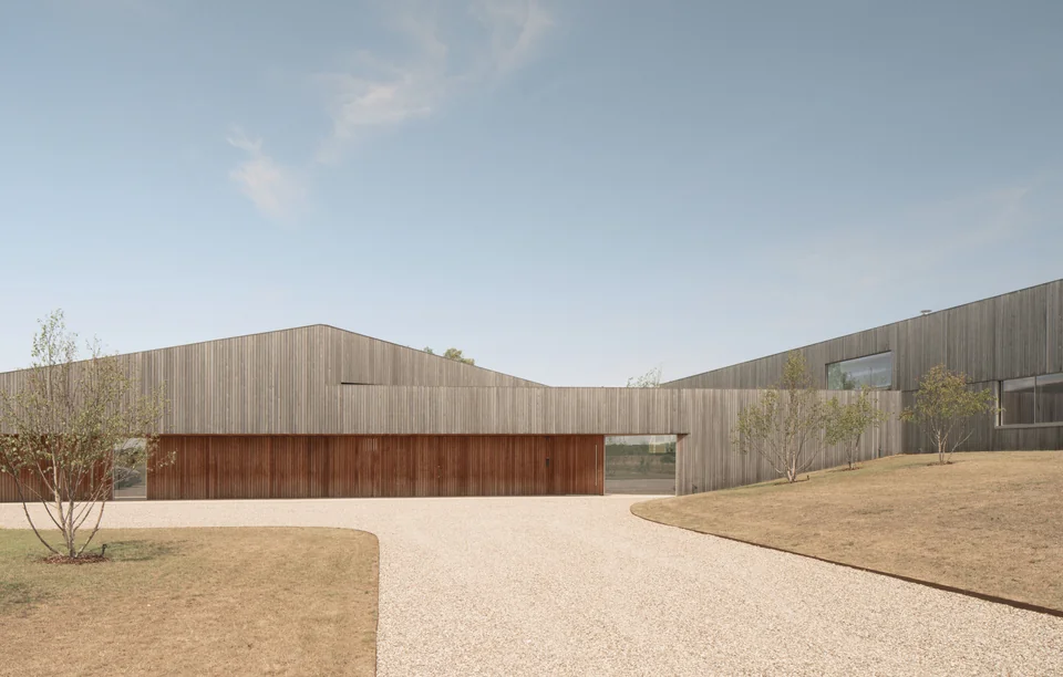 Birchwood, completed house — photograph 0102.